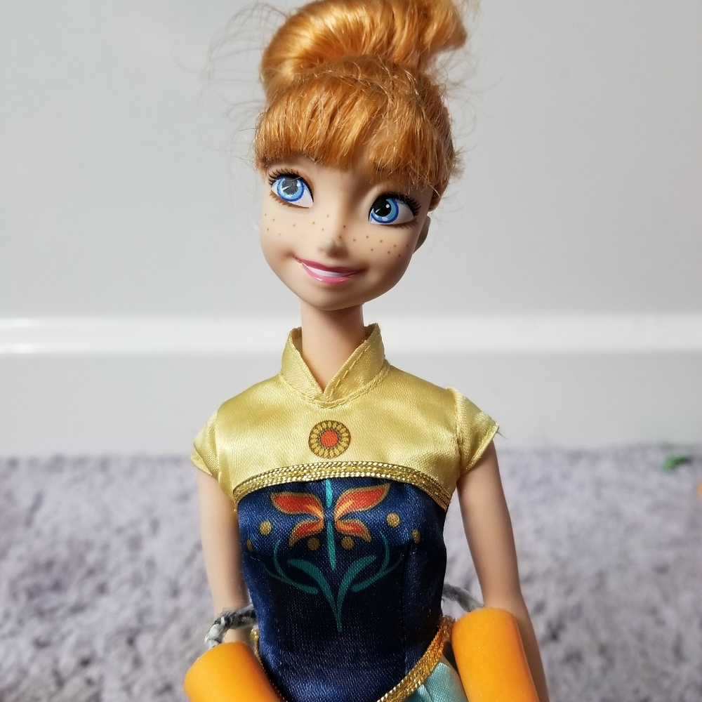 Frozen fever anna